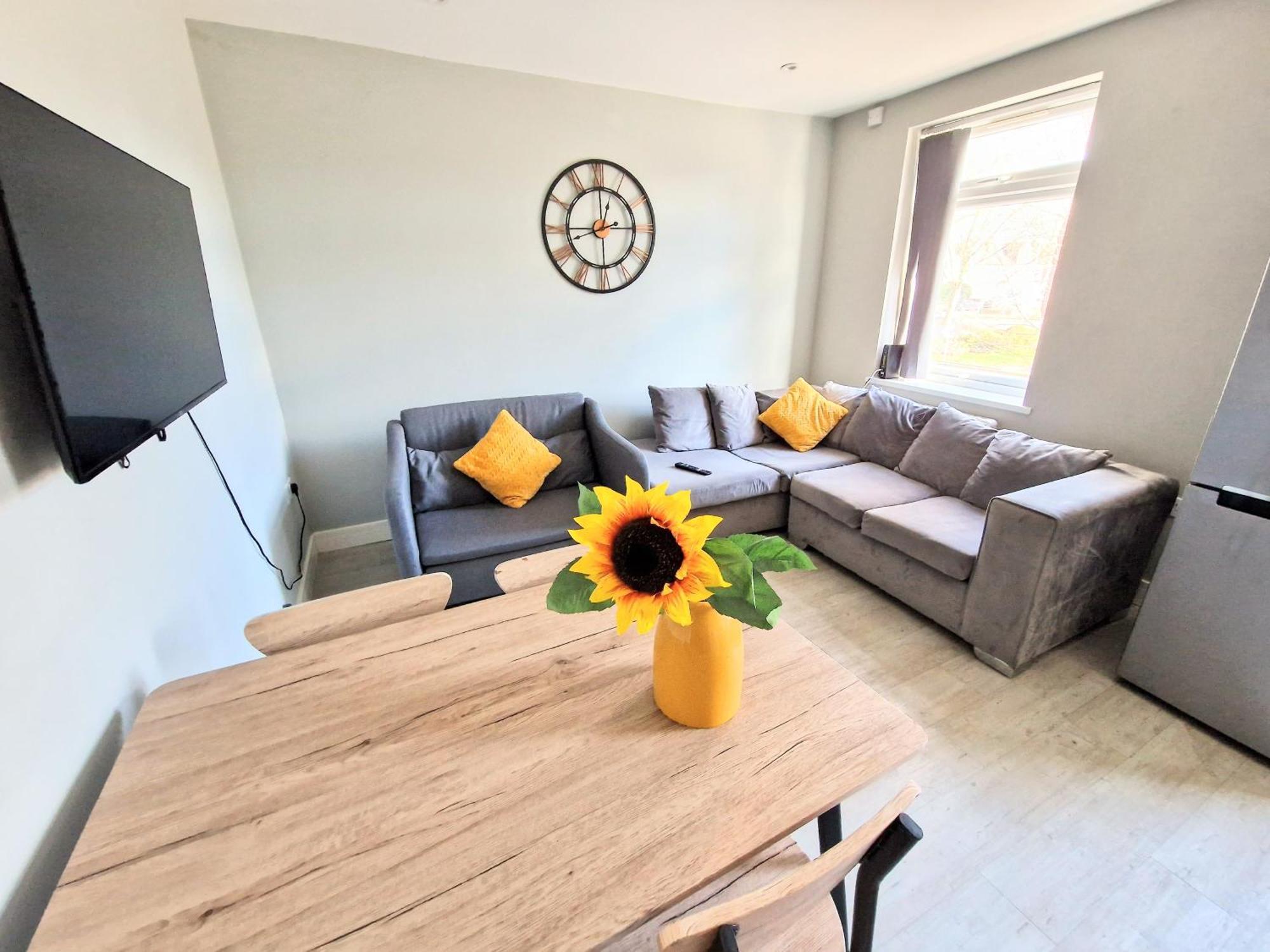 Central Reading Modern 3Br Flat - Walk To Station And High Street Extérieur photo